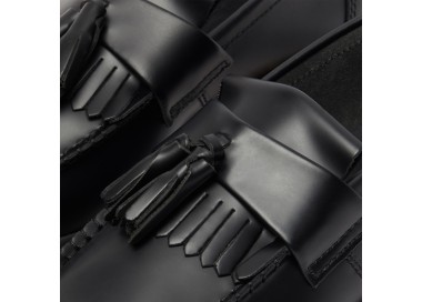 Mocassins Adrian Ys en cuir Black Smooth de la marque Dr Martens.