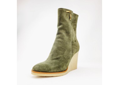 Bottines Loana-54-ca en daim Oliva de la marque Paoyama.