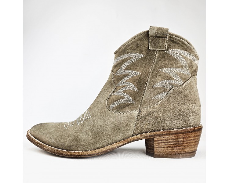 Bottines 2051 en daim Sabbia de la marque Niche.