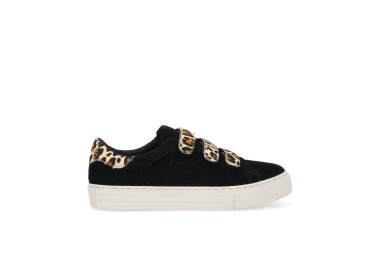 Baskets Arcade straps perfos en suède Black Leopard de la marque NO NAME.