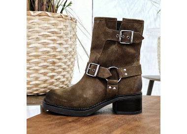 Bottines Biker 99895 en daim Salvage Brossé (marron) de la marque We Do.
