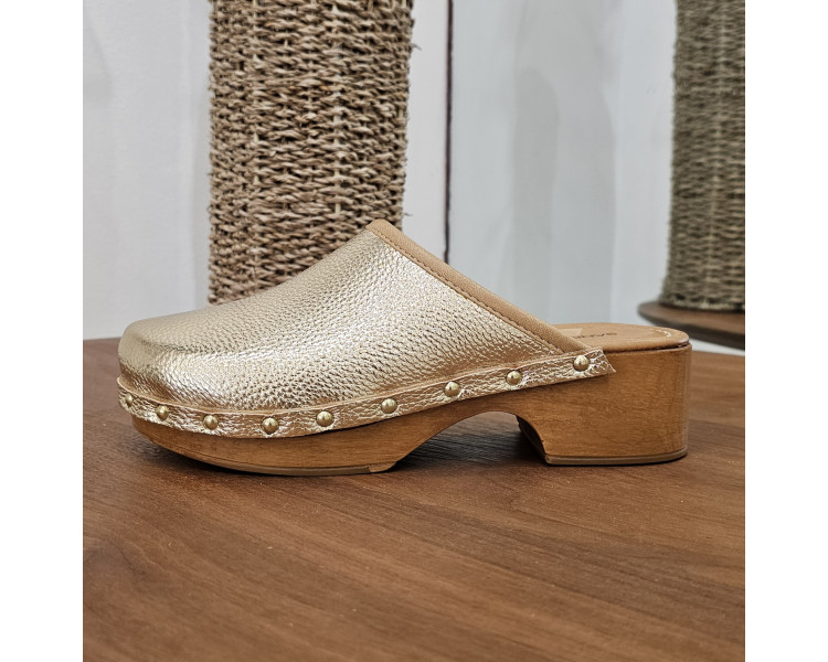 Sabots 9213 en cuir Or de la marque Sandro Rossi .