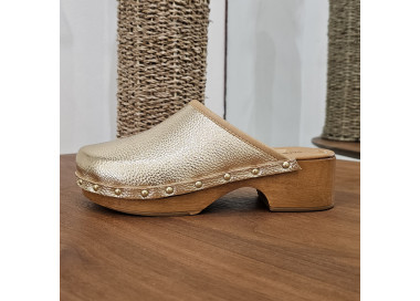 Sabots 9213 en cuir Or de la marque Sandro Rossi .